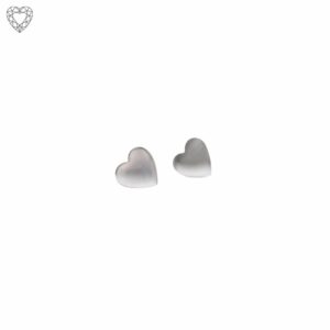 Dainty heart stud