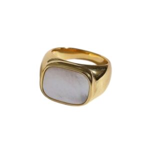 Statement ring with shell pearl inlay