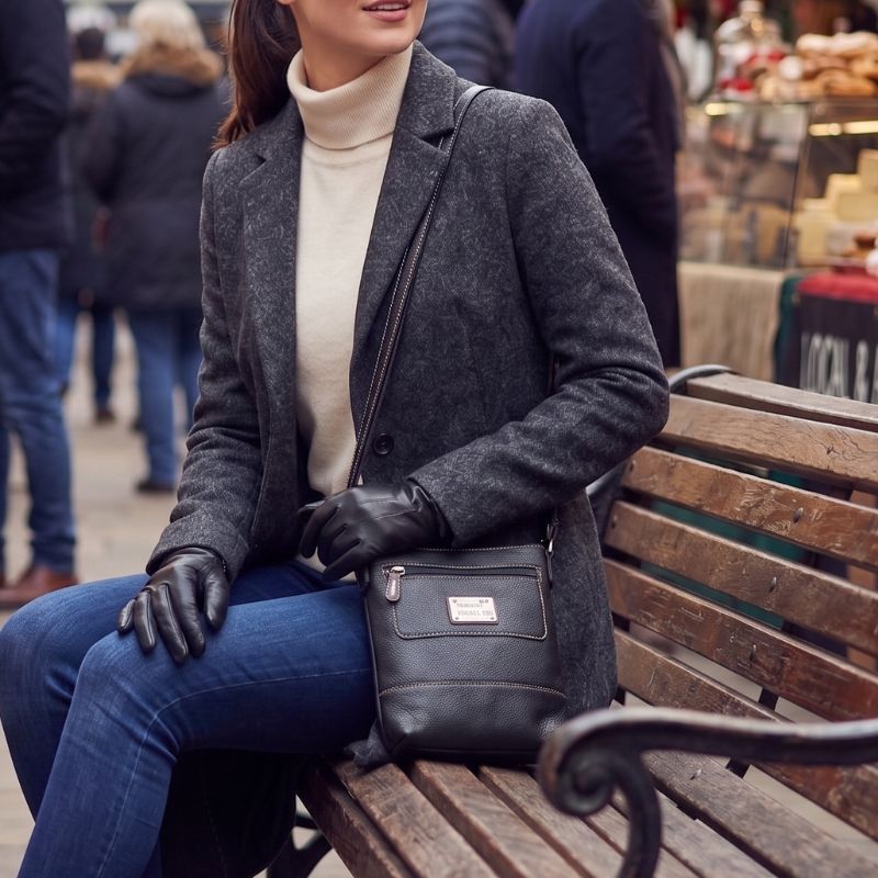 Casual black Vegan Leather Essentials Crossbody - Image 4